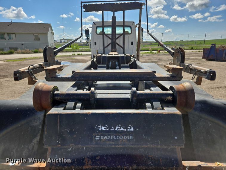 image for item DT7193 2013 Freightliner Business Class M2 roll-off container truck