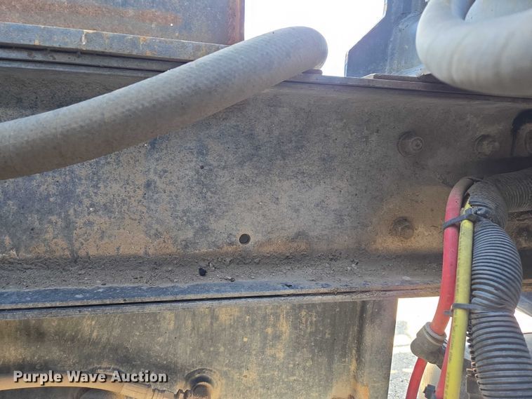 image for item DT7193 2013 Freightliner Business Class M2 roll-off container truck