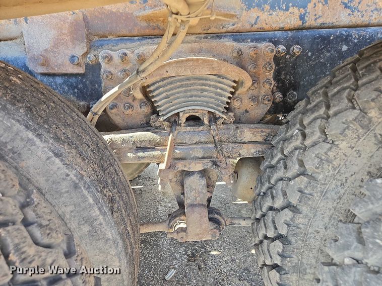 image for item DT7193 2013 Freightliner Business Class M2 roll-off container truck