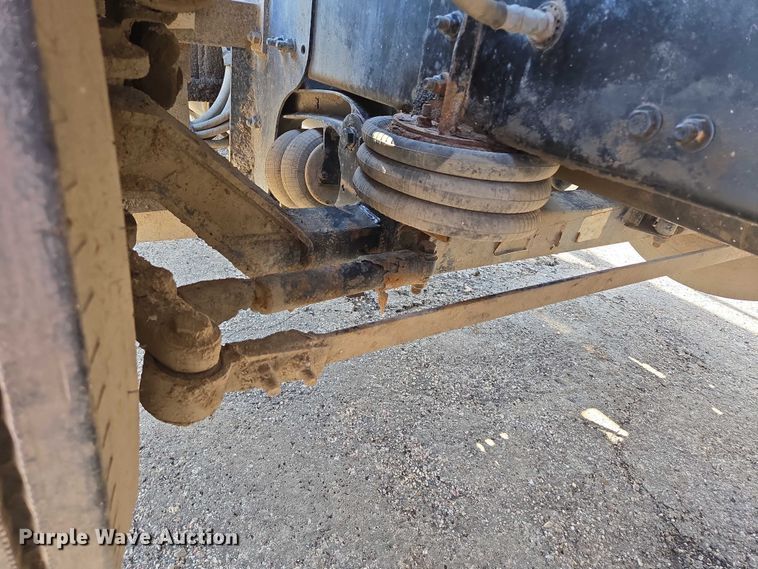 image for item DT7193 2013 Freightliner Business Class M2 roll-off container truck