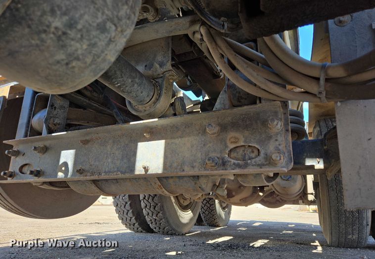 image for item DT7193 2013 Freightliner Business Class M2 roll-off container truck