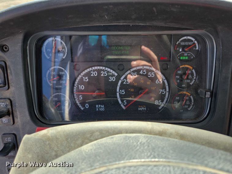 image for item DT7193 2013 Freightliner Business Class M2 roll-off container truck