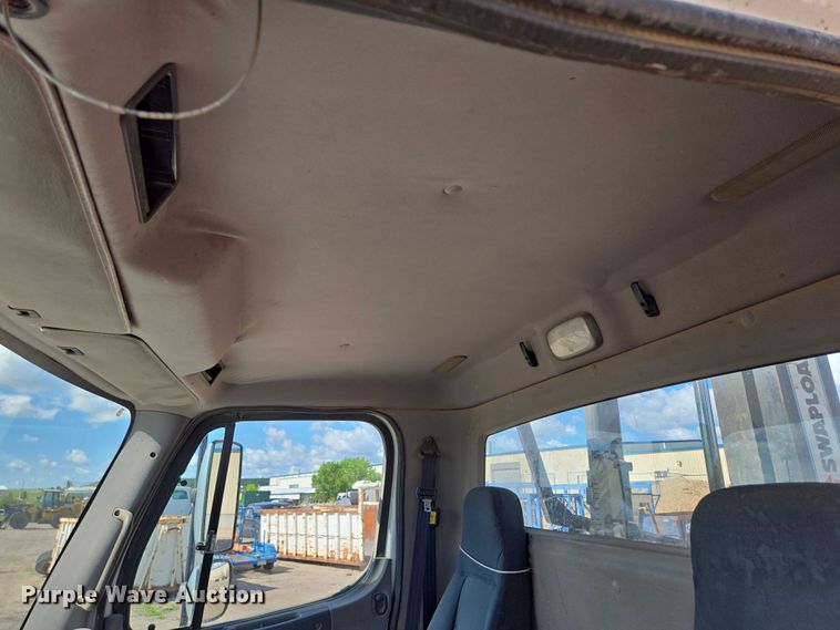 image for item DT7193 2013 Freightliner Business Class M2 roll-off container truck