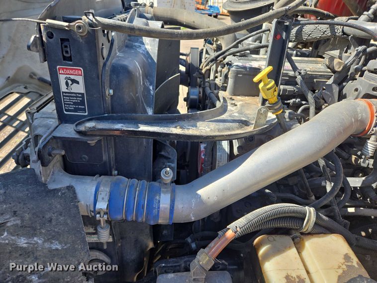 image for item DT7193 2013 Freightliner Business Class M2 roll-off container truck