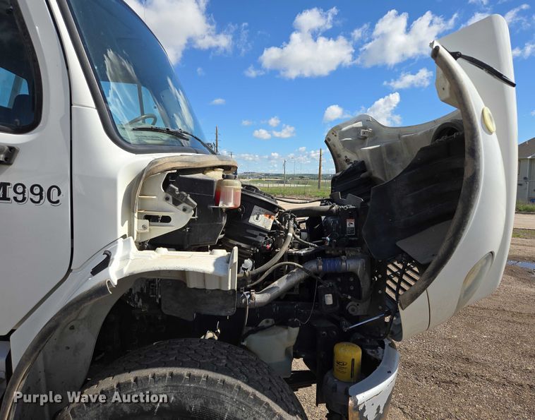 image for item DT7193 2013 Freightliner Business Class M2 roll-off container truck