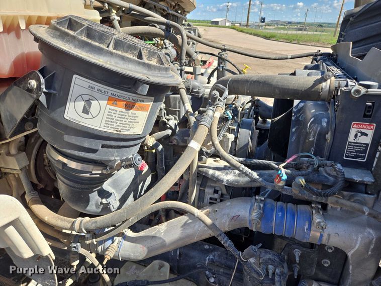 image for item DT7193 2013 Freightliner Business Class M2 roll-off container truck