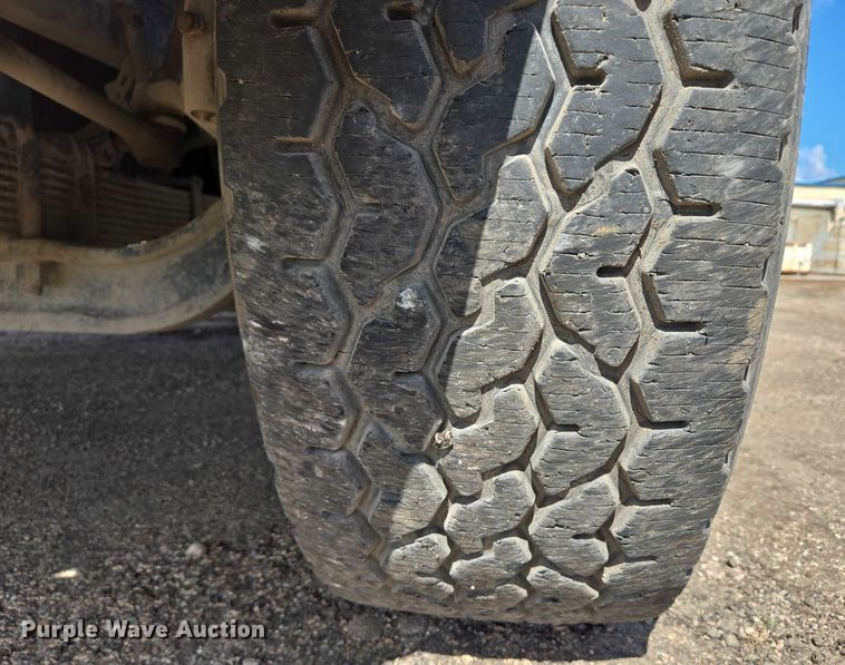 image for item DT7193 2013 Freightliner Business Class M2 roll-off container truck