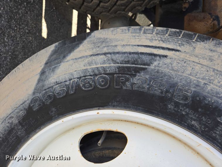 image for item DT7193 2013 Freightliner Business Class M2 roll-off container truck