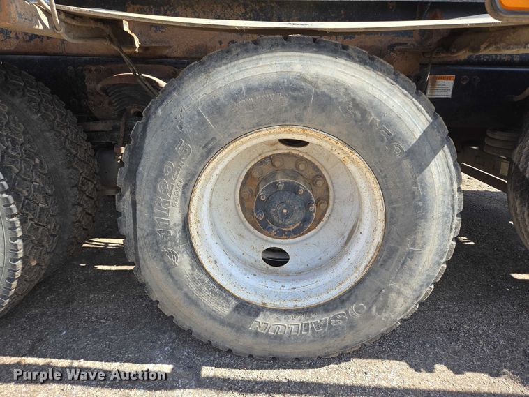 image for item DT7193 2013 Freightliner Business Class M2 roll-off container truck