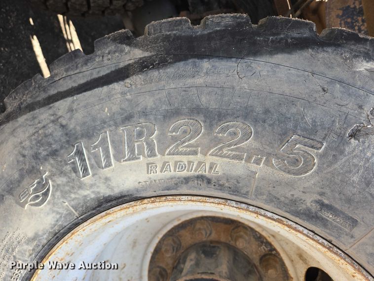 image for item DT7193 2013 Freightliner Business Class M2 roll-off container truck