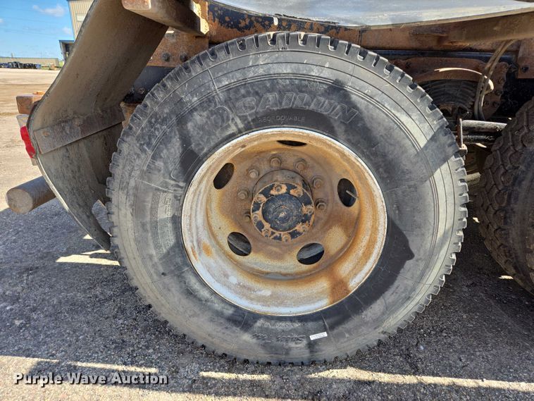 image for item DT7193 2013 Freightliner Business Class M2 roll-off container truck