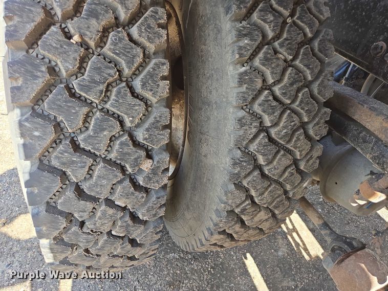 image for item DT7193 2013 Freightliner Business Class M2 roll-off container truck