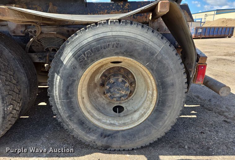 image for item DT7193 2013 Freightliner Business Class M2 roll-off container truck