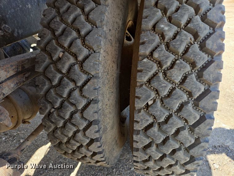 image for item DT7193 2013 Freightliner Business Class M2 roll-off container truck