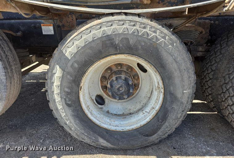 image for item DT7193 2013 Freightliner Business Class M2 roll-off container truck