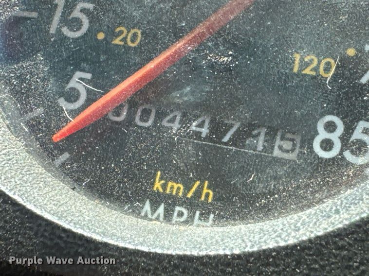 image for item DU9018 2000 Freightliner FL70 semi truck