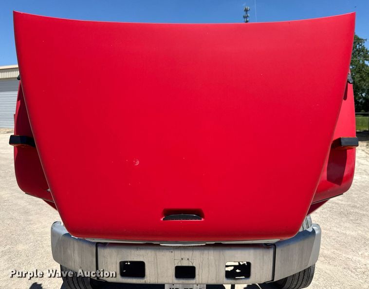 image for item DU9018 2000 Freightliner FL70 semi truck