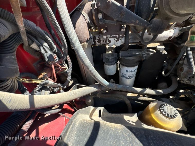 image for item DU9018 2000 Freightliner FL70 semi truck