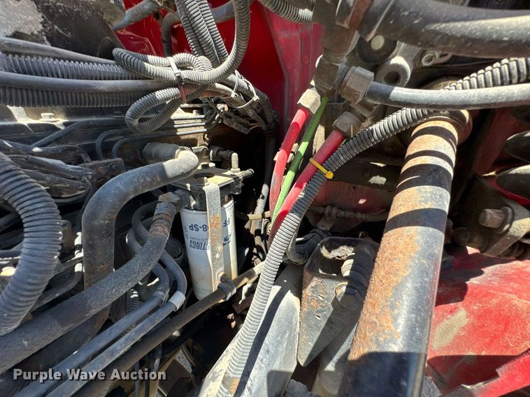 image for item DU9018 2000 Freightliner FL70 semi truck