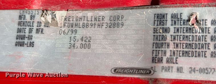 image for item DU9018 2000 Freightliner FL70 semi truck