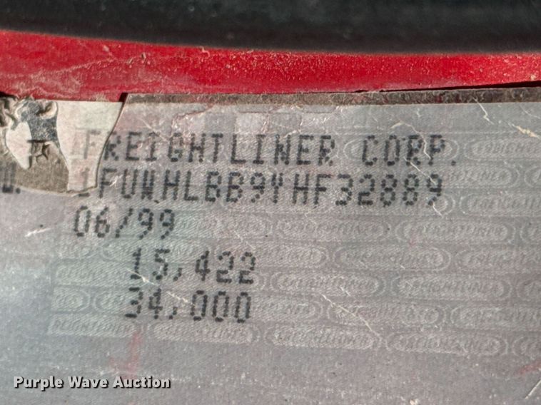 image for item DU9018 2000 Freightliner FL70 semi truck