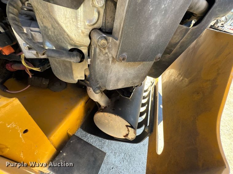 image for item DU9031 2016 Hustler Super 104 ZTR lawn mower