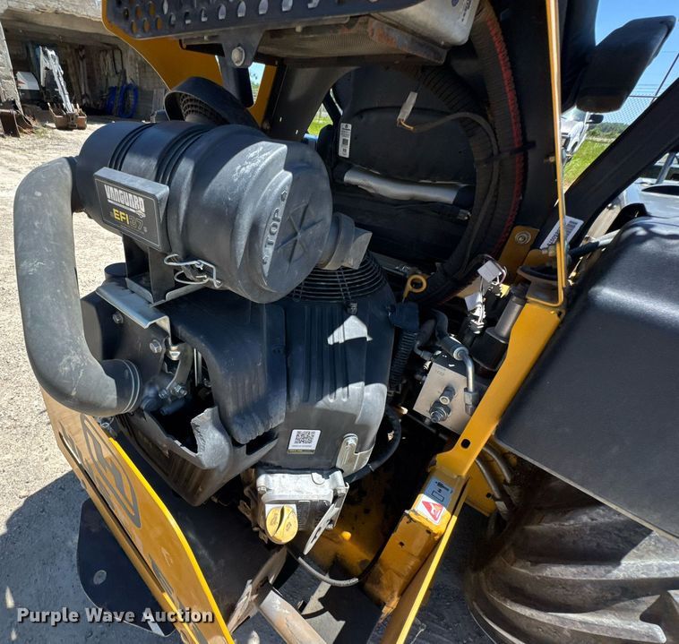 image for item DU9031 2016 Hustler Super 104 ZTR lawn mower