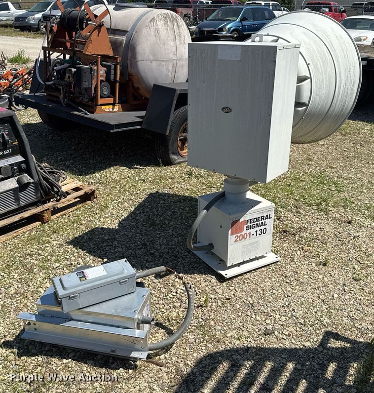 image for item DU9107 Federal Signal Corporation 2001-130 warning siren