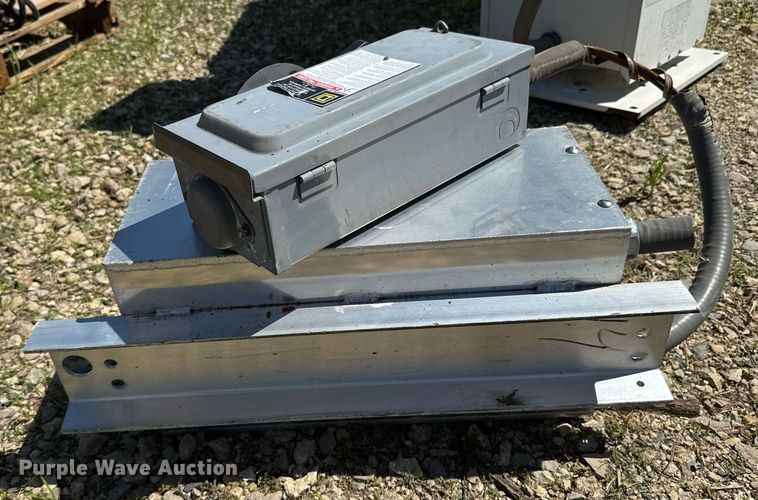 image for item DU9107 Federal Signal Corporation 2001-130 warning siren