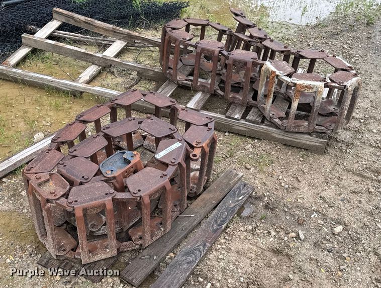 image for item DU9153 Bobcat skid steer tracks