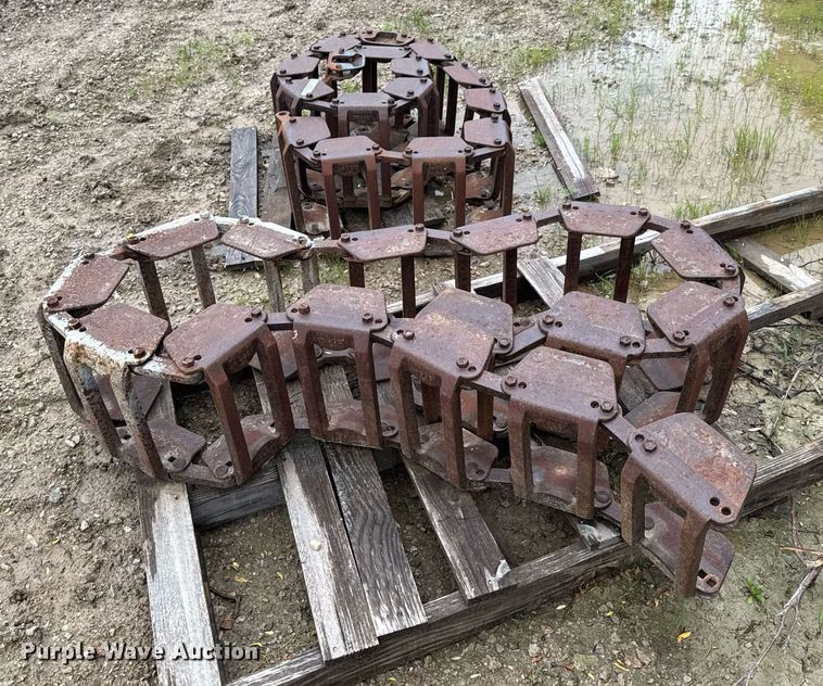 image for item DU9153 Bobcat skid steer tracks