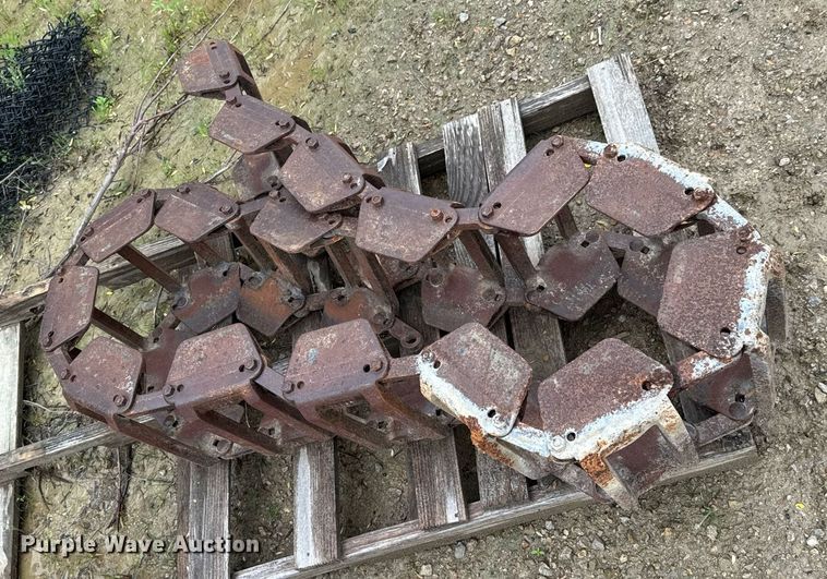 image for item DU9153 Bobcat skid steer tracks