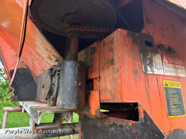 image for item DU9155 Swenson spreader