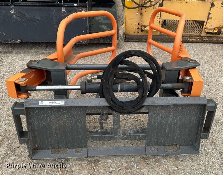 image for item DU9171 FHM BG130-A skid steer bale grabber