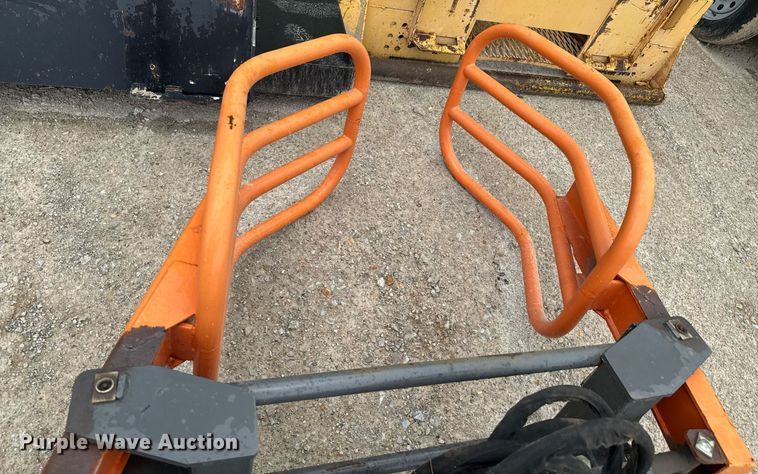 image for item DU9171 FHM BG130-A skid steer bale grabber