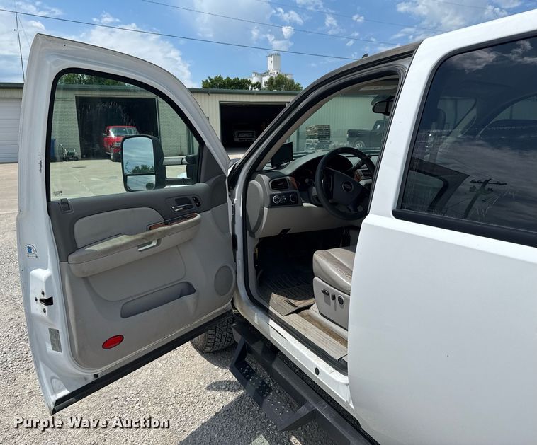 image for item DU9188 2008 Chevrolet Silverado 2500HD LTZ Crew Cab pickup truck