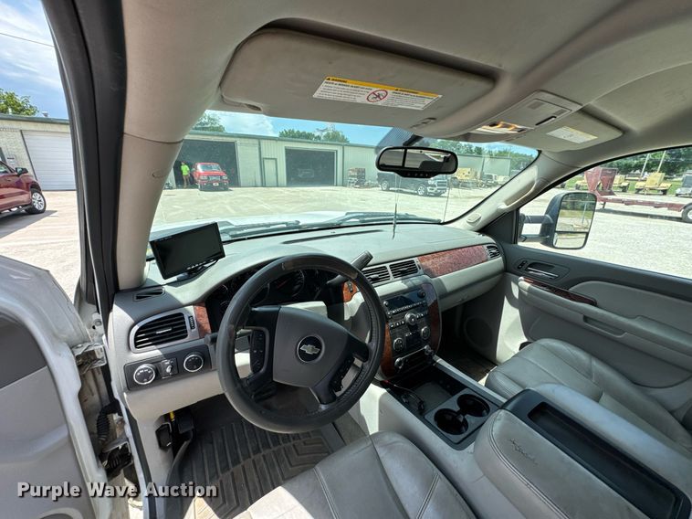 image for item DU9188 2008 Chevrolet Silverado 2500HD LTZ Crew Cab pickup truck