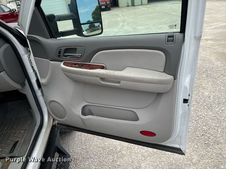 image for item DU9188 2008 Chevrolet Silverado 2500HD LTZ Crew Cab pickup truck