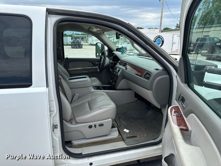 image for item DU9188 2008 Chevrolet Silverado 2500HD LTZ Crew Cab pickup truck