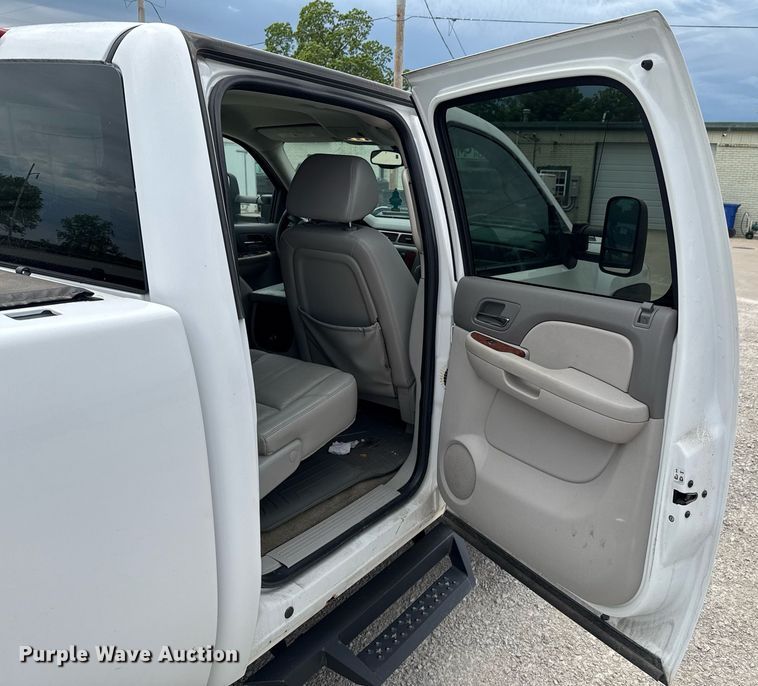 image for item DU9188 2008 Chevrolet Silverado 2500HD LTZ Crew Cab pickup truck