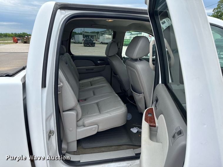 image for item DU9188 2008 Chevrolet Silverado 2500HD LTZ Crew Cab pickup truck