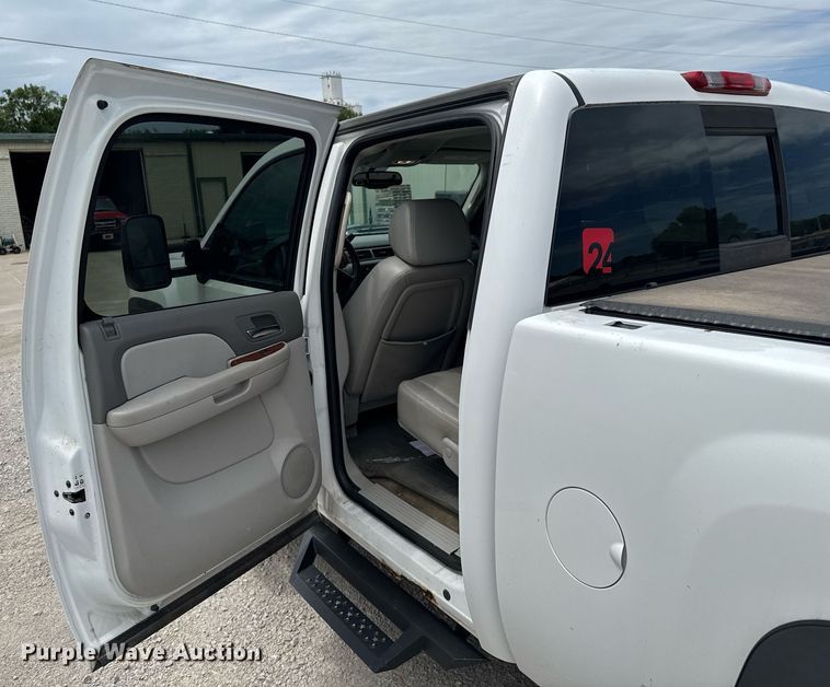 image for item DU9188 2008 Chevrolet Silverado 2500HD LTZ Crew Cab pickup truck