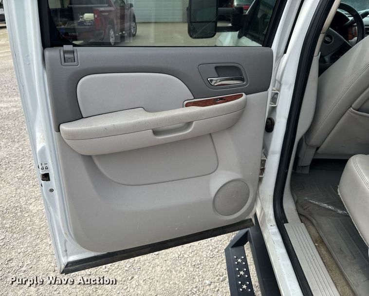 image for item DU9188 2008 Chevrolet Silverado 2500HD LTZ Crew Cab pickup truck