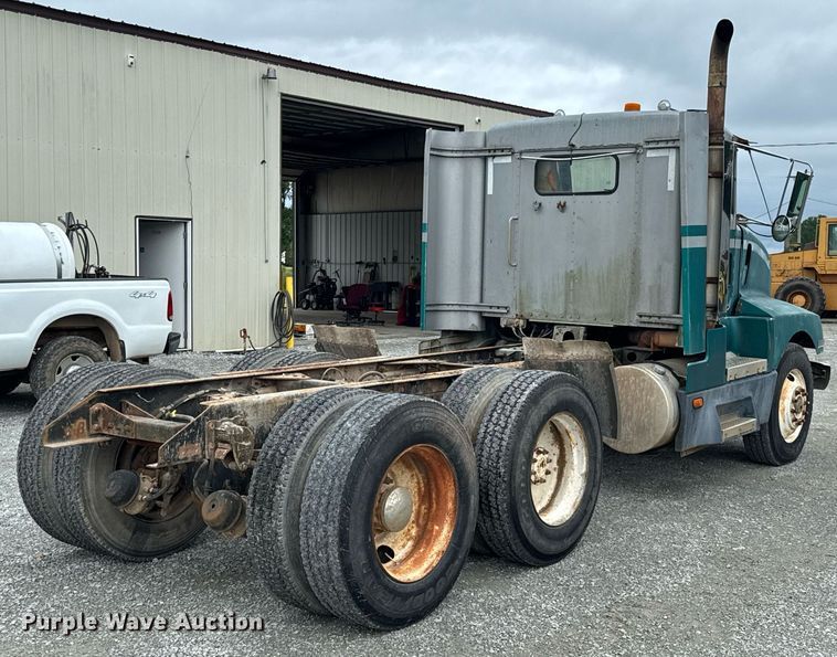 image for item DU9755 1988 Kenworth T60 semi truck