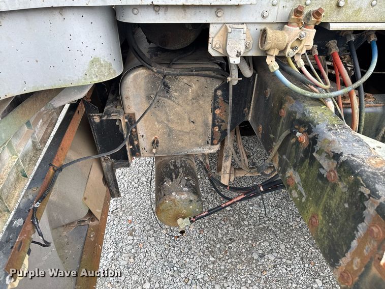 image for item DU9755 1988 Kenworth T60 semi truck