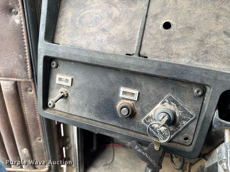 image for item DU9755 1988 Kenworth T60 semi truck