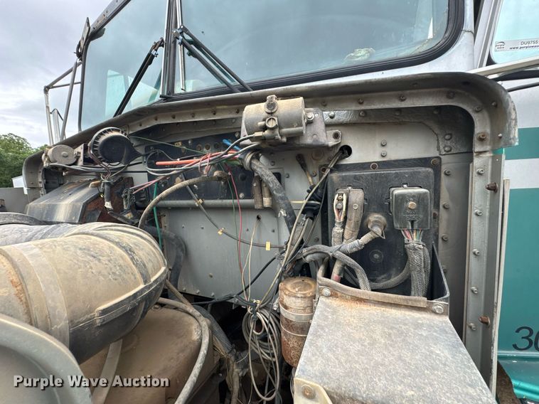 image for item DU9755 1988 Kenworth T60 semi truck