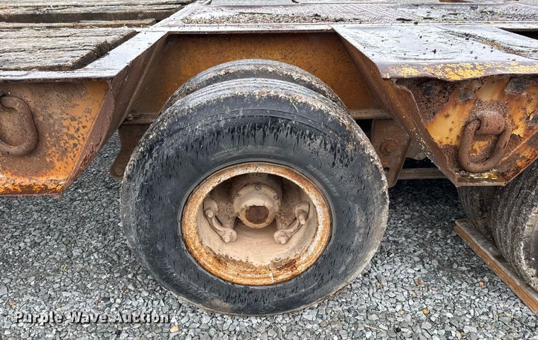 image for item DU9756 1986 Holden HLB36225 equipment trailer