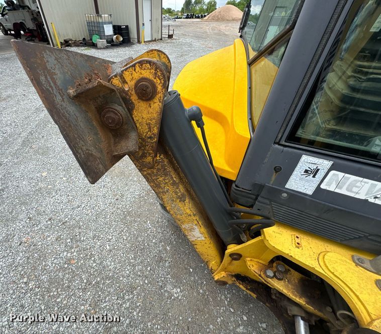 image for item DU9757 2006 New Holland B95 backhoe