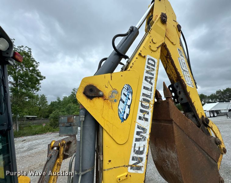 image for item DU9757 2006 New Holland B95 backhoe